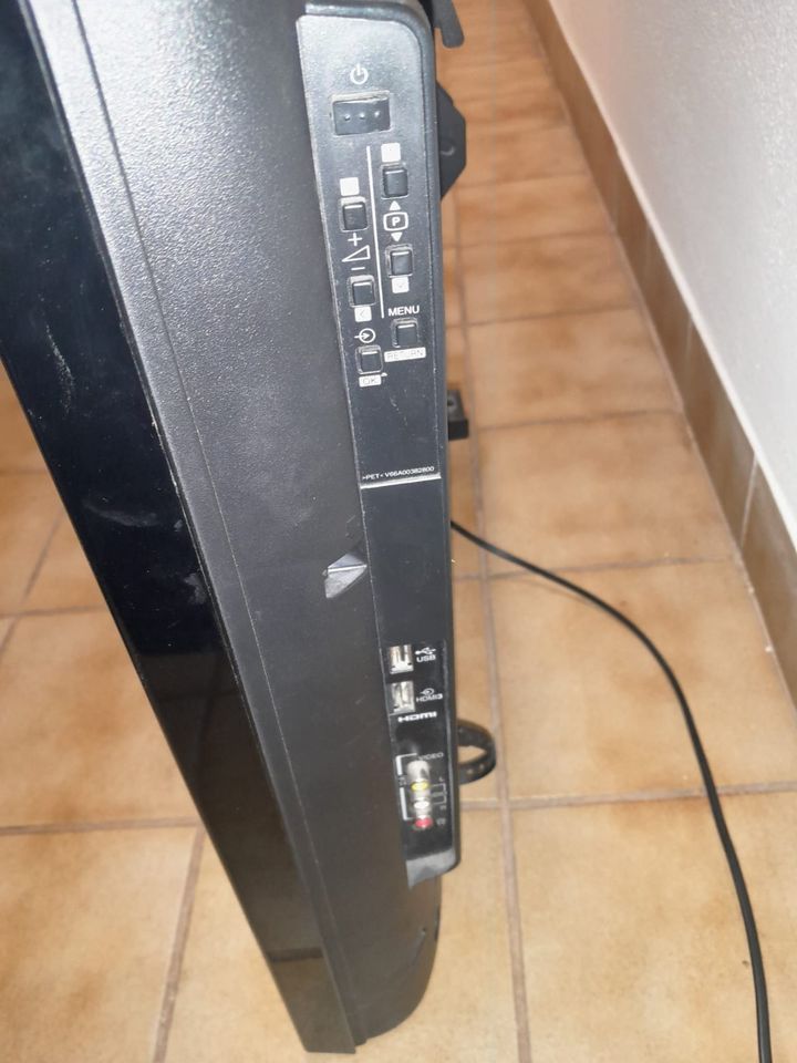 Fernseher 40 Zoll Toshiba mit Receiver + Wandhalterung *TOP* in Adelsdorf