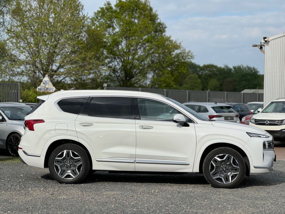 Hyundai Santa Fe Signature Plug-In Hybrid 4WD 7 Sitzer in Flensburg