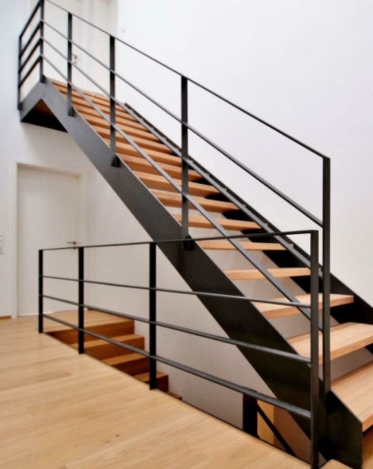 Wir sind ein Polnischer Hersteller für Treppen. in München