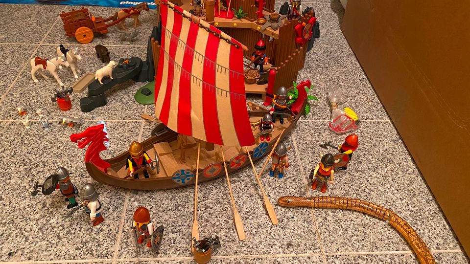 Playmobil große Wikingerfestung mit Schiff und zubehör in Merzenich