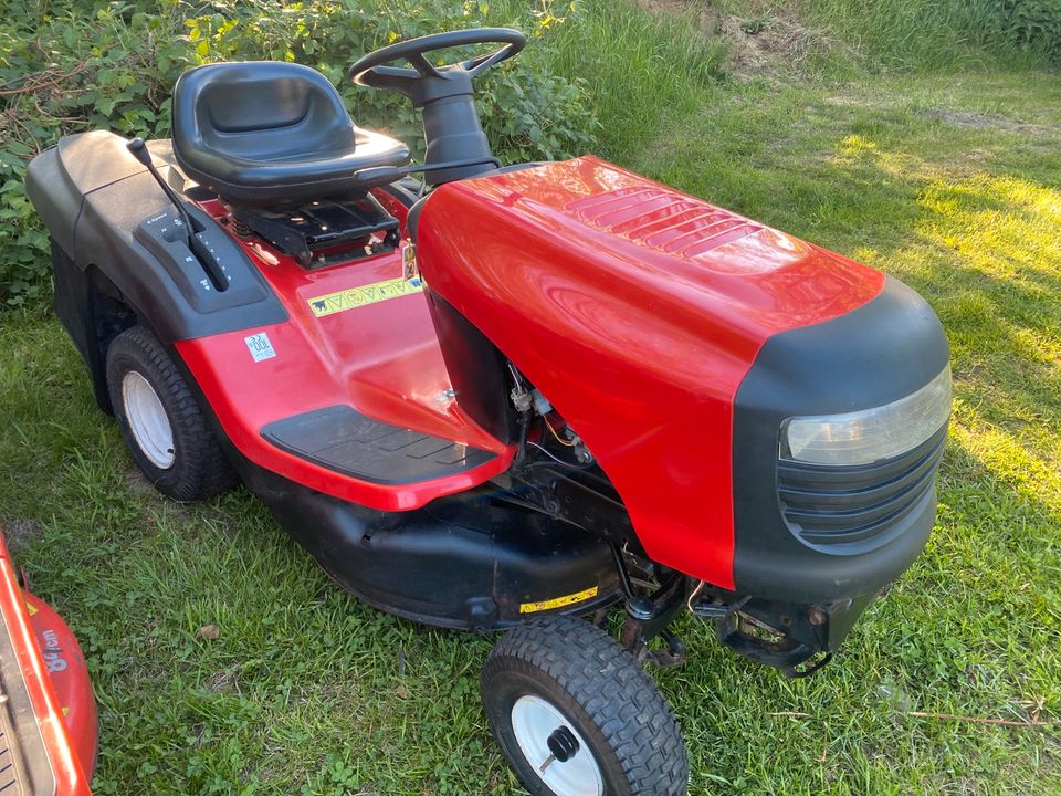 Rasentraktor Husqvarna HOP Aufsitzmäher Rasentrecker Rasenmäher in Gnarrenburg