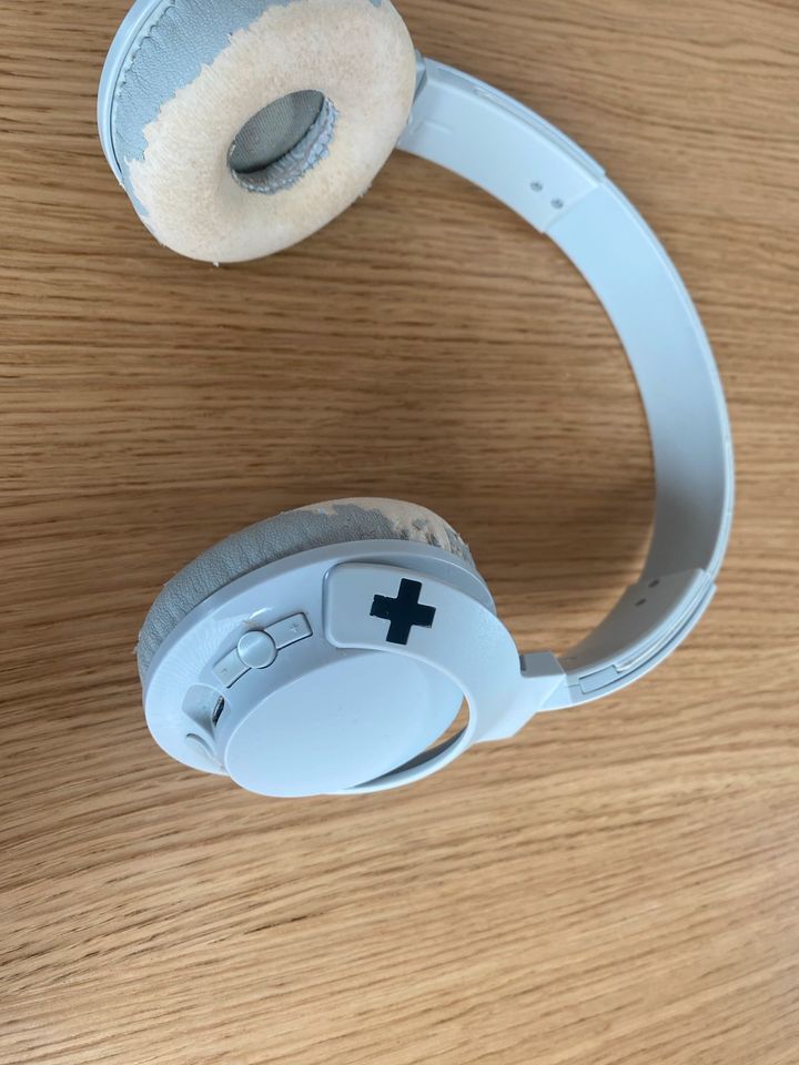 Philips SHB3075 Wireless Headphones in Hamburg