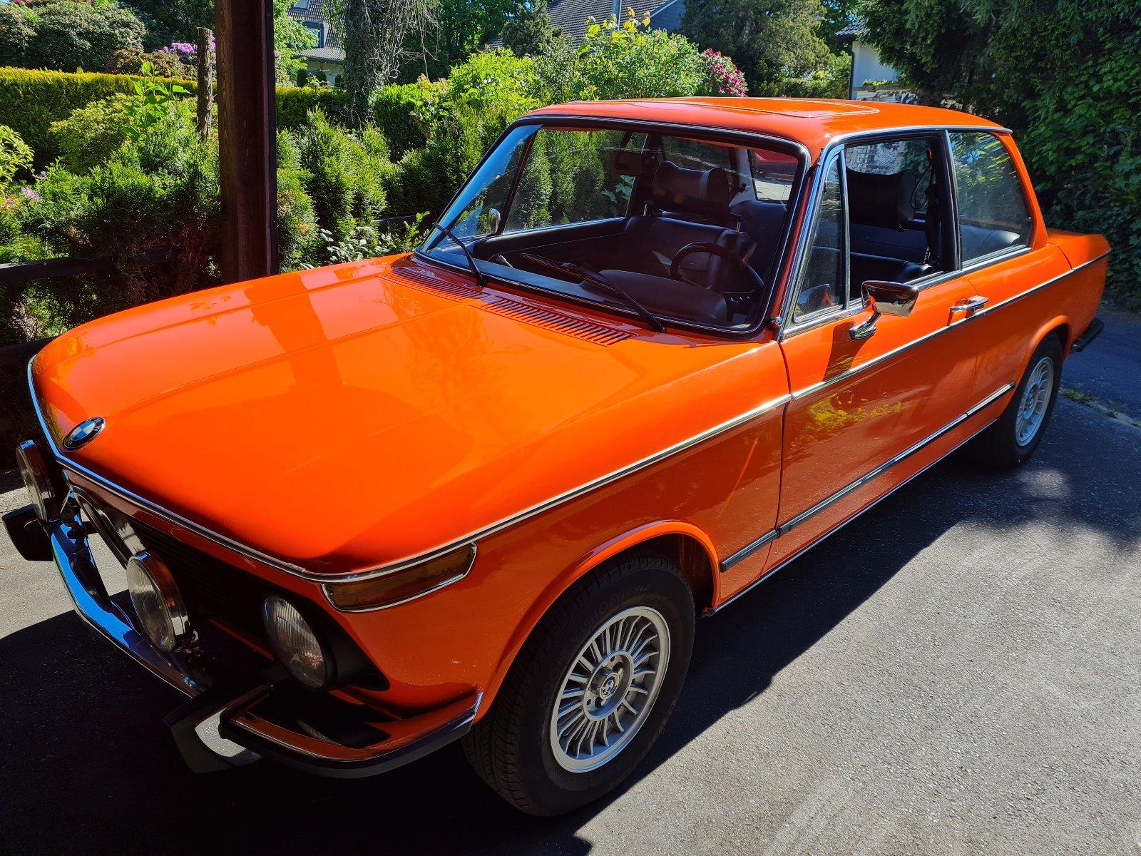 Abbildung des Autos BMW 1802 in der Traumfar…
