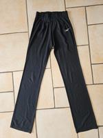 Reebok Sporthose Trainingshose Hose Gr. 36 Gr. S schwarz Kr. Dachau - Dachau Vorschau
