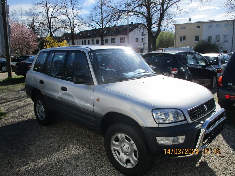 Toyota RAV 4 1.Hand,Scheckheft komplett in Bonn