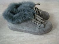 Winter Booties Schuhe 39 Stiefeletten Boots gefüttert Fell grau Nordrhein-Westfalen - Menden Vorschau