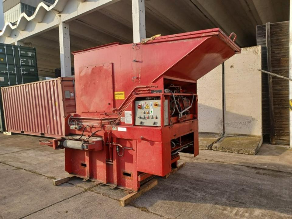 stationäre Müllpresse No 04 Avermann Avos SP-12 in Bad Tennstedt