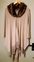 Poncho beige mit Kunstpelzkragen – neu Kiel - Neumühlen-Dietrichsdorf-Oppendorf Vorschau