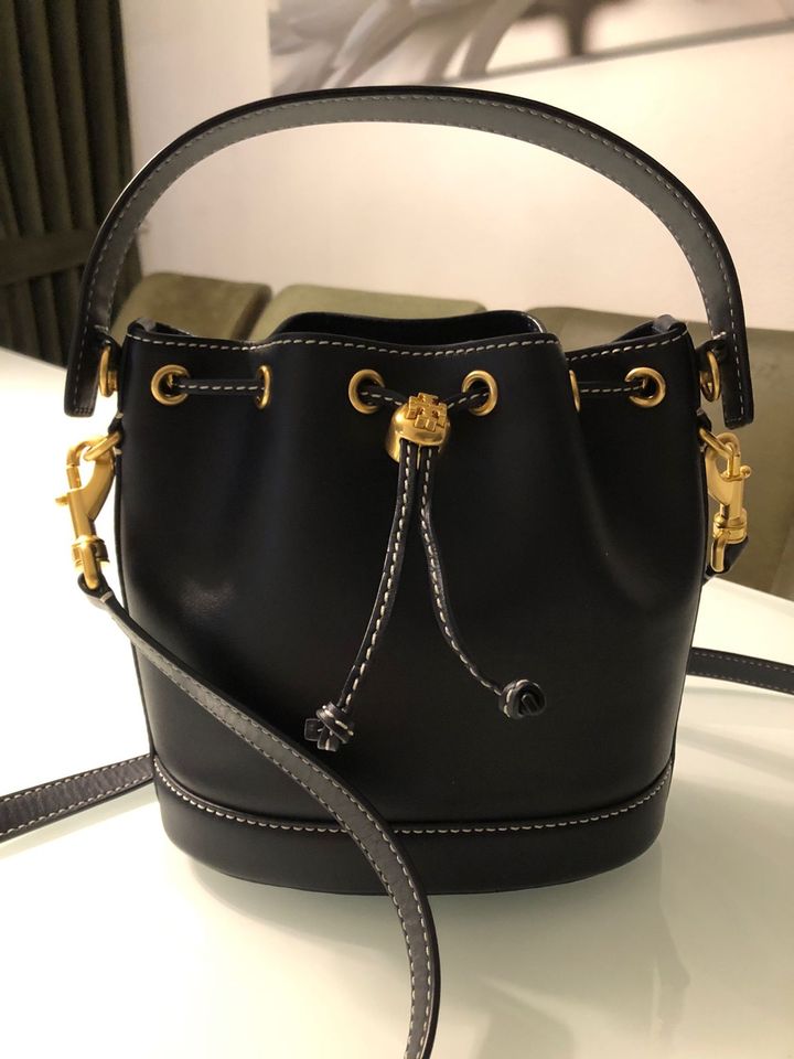 Tory Burch Ledertasche Nagelneu in Böblingen