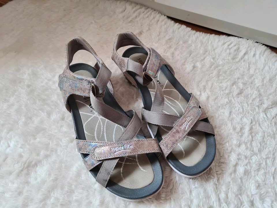 ☆NEU☆ SUPERFIT Sandalen Gr 41 in Erfurt