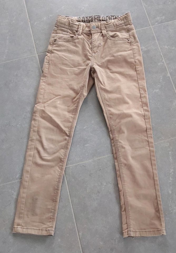 Jungen Twillhose, Gr. 134, S.Oliver, S.O., Skinny Seattle wie neu in Gaukönigshofen