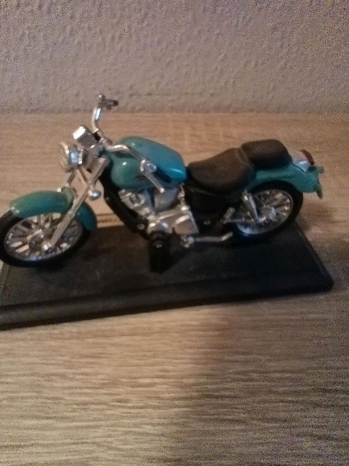 Motorrad Modelle 2 Stück in Rodgau