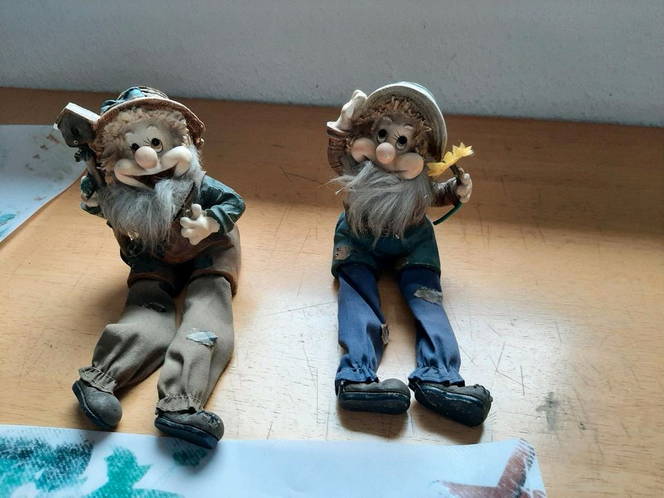 2 Keramik Männchen mit Barth in Hürth