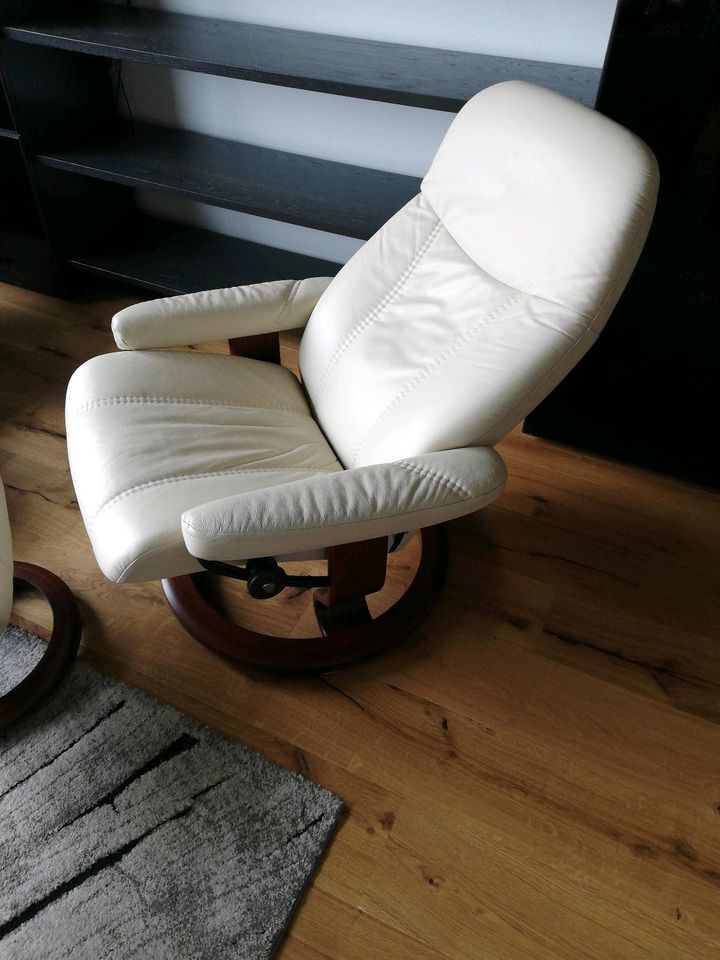 Original Stressless Sessel Ekornes mit Hocker beige Top Zustand in Pommelsbrunn