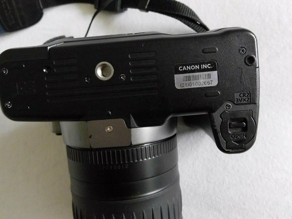 Canon EOS 3000v , analoge Spiegelreflex Kamera,Objektiv,UV Filter in Bielefeld