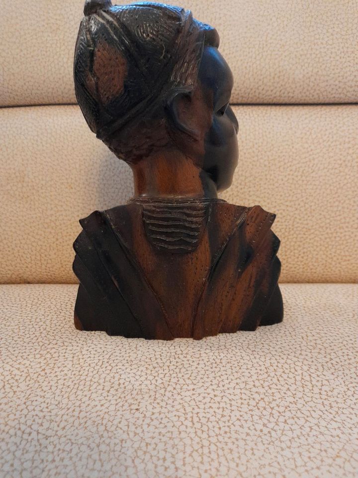 2 wunderschöne afrikanische Holzfiguren in Überherrn