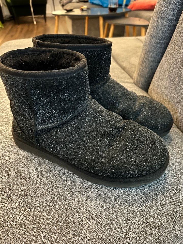 Schwarze Ugg Boots Mini Glitzer 40 in Dortmund