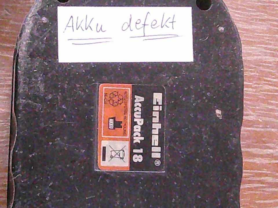 Akkuschrauber von Einhell Typ BPAS 18AK mit Ladegerät, Akku defek in Erding