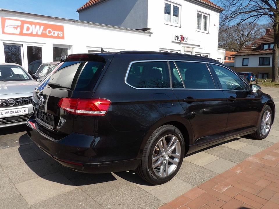Volkswagen Passat Variant Comfortline DSG LED Massage Navi in Bremen