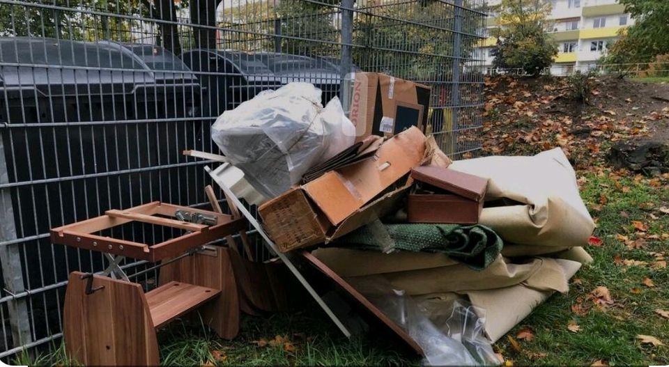 Sperrmüll abholung Entsorgung Wohnungsauflösung Sofa Abholung in Berlin