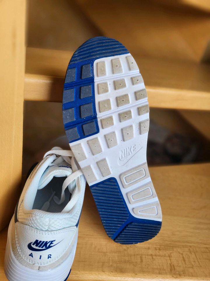 Nike Air Max Gr 40,5 weiß blau in Wohratal