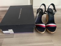 Neue Schuhe Sandalen Elena mit Keilabsatz von Tommy Hilfiger Nordrhein-Westfalen - Dinslaken Vorschau