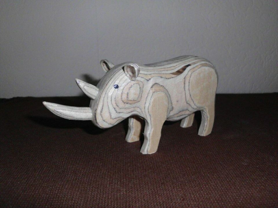 Nashorn aus Holz in Merkelbach