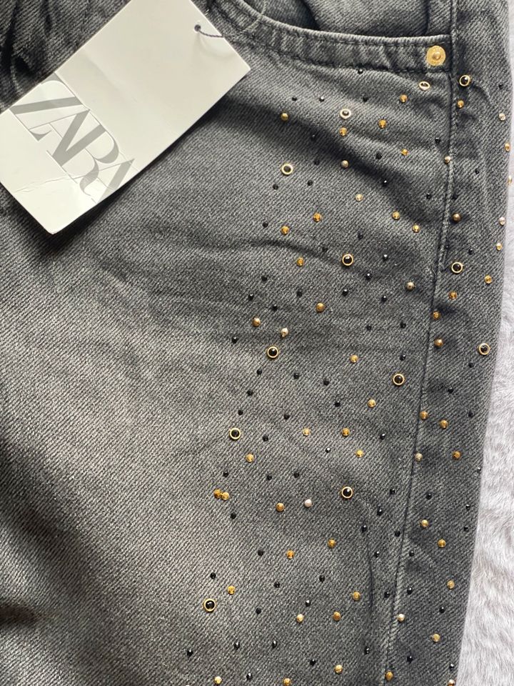 ZARA Jeans - Anthrazit mit edlen Steinen besetzt -Gr 36 NEU in Berlin