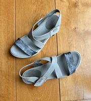 ECCO Sandalen hellgrau + Silber Leder Gr. 38 Rheinland-Pfalz - Edesheim (Pfalz) Vorschau