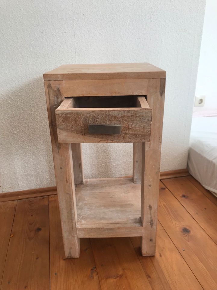 2x Nachttisch Shabby Chic in Herrsching