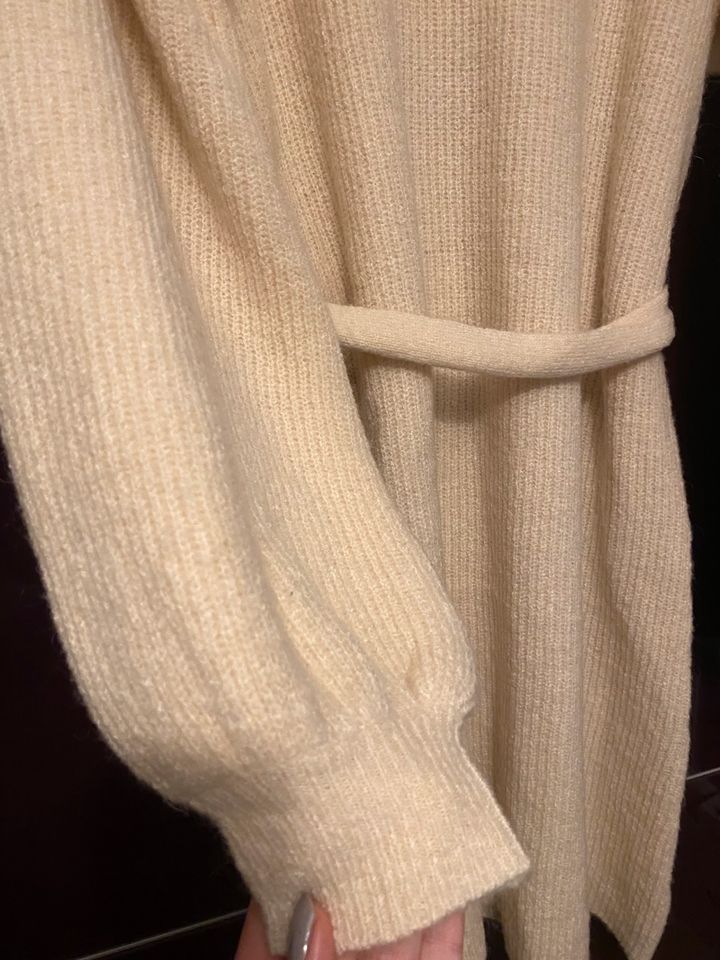 Pullover/Kleid von NA-KD in Velbert