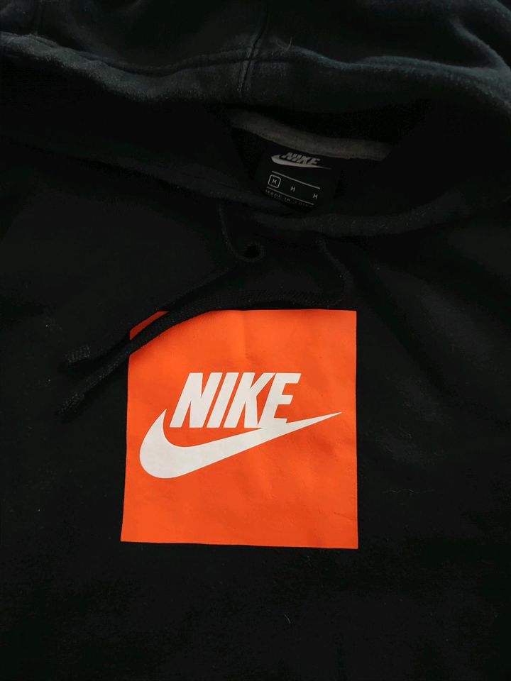 Nike Kapuzen Sweatshirt Pulli M Shirt in Hof (Saale)