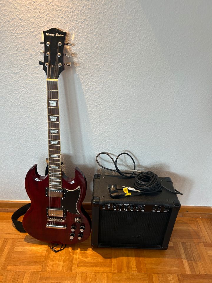 E-Gitarre (Harley Benton) inkl. Verstärker, perfekt für Anfänger in Köln