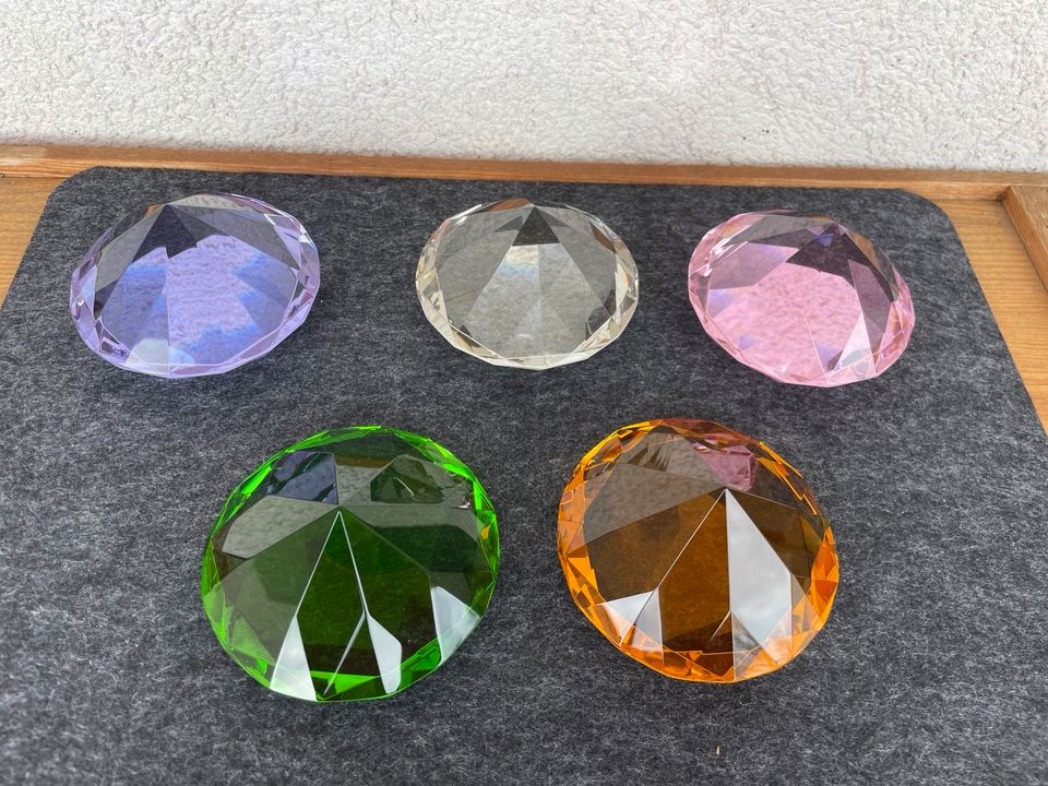 Runde Diamant Glas Kristall Skulptur verschiedene Farben in Michelstadt