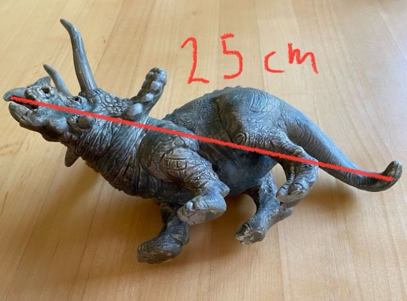 Dino Dinosaurier Triceratops - Spardose Spielfigur Deko in Hamburg
