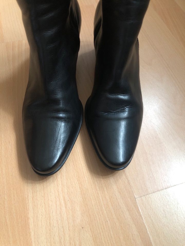 Stiefel, feines Leder, schwarz (neu) in Berlin