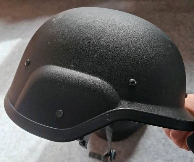 2 SWAT-Airsoft Helme ab 6y aus Leichtmetall in Peine