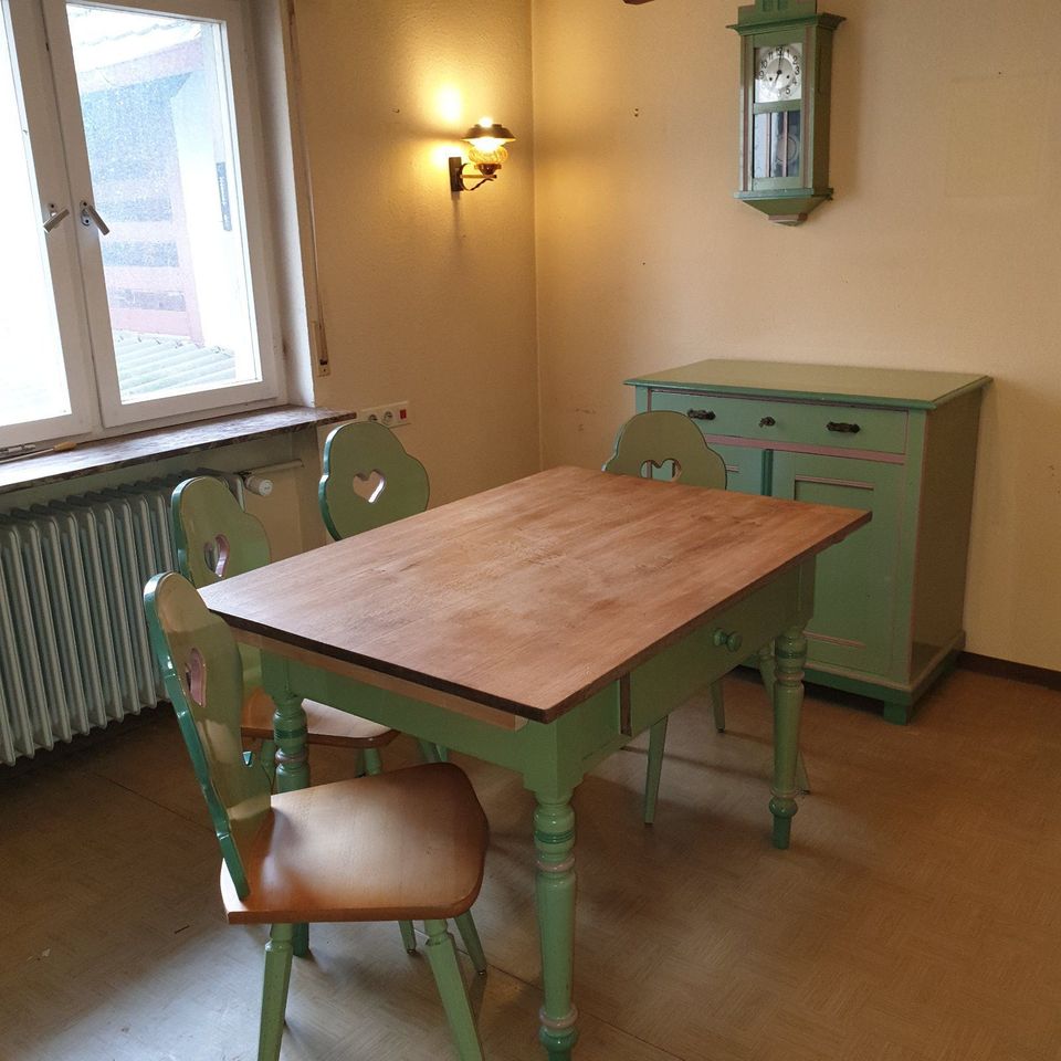 Vintage Eßzimmer Gründerzeit Tisch Kommode 4 Stühle 450€* in Eppingen