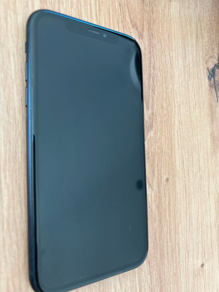 iPhone XR 128GB ❤️ in Neukirchen/Pleisse