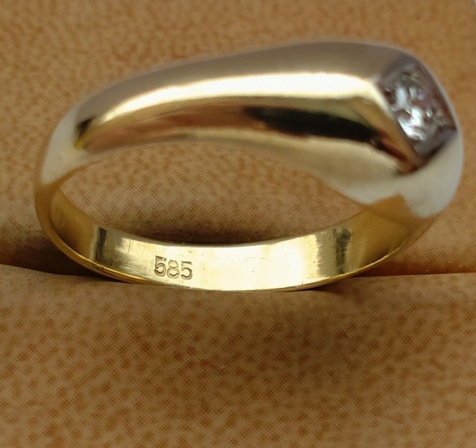 Ring 585 Gold mit ca.0,30 Karat Diamant/Ca.5,2 Gramm/Grösse 64/ in Hadamar
