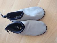Badeschuhe Badesandalen Badeschlappen Crivit Lidl Gr. 38 grau  Baden-Württemberg - Konstanz Vorschau