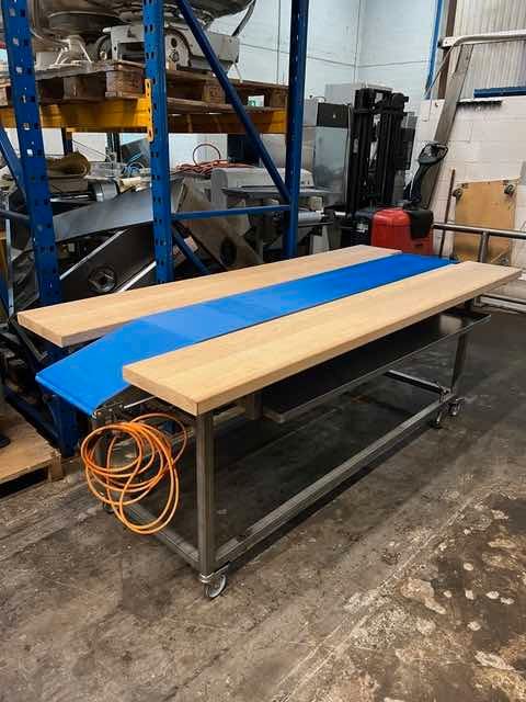 Arbeitstisch mit Laufband Holzarbeitstisch 250x103cm in Bielefeld