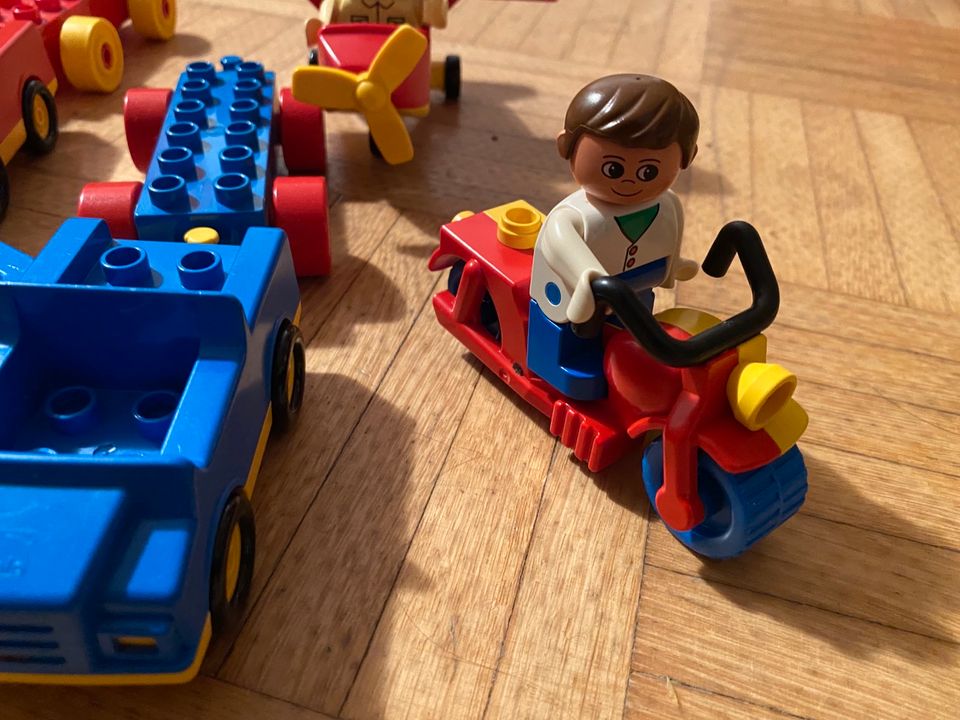Lego Duplo Fahrzeuge Set Konvolut Autos Boot Flugzeug Motorrad in Wörth a. Main