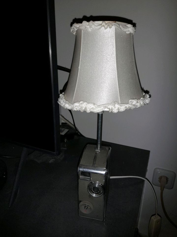Lampe .Tischlampe. vintage Lampe. Deko Lampe in Leisnig