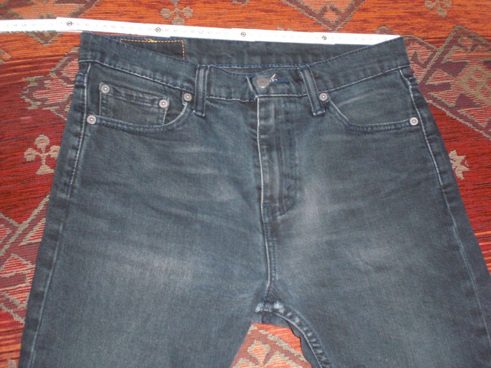 Levis 510 dunkles blauschwarz W30 L32 gute jeansqualität 25 € in Weitnau