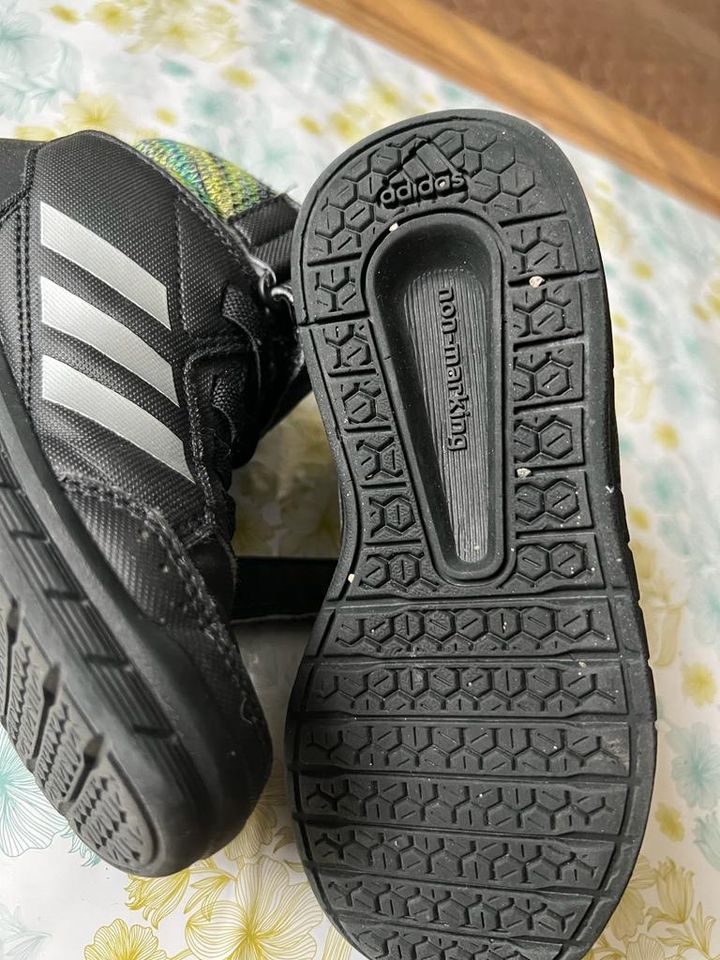 Adidas Kinder Schuhe Stiefel Halbschuhe gr 28 in Berlin