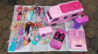 Barbie Disney Puppen Konvolut Camper Cabrio Kleiderschrank Etc. Nordrhein-Westfalen - Oberhausen Vorschau