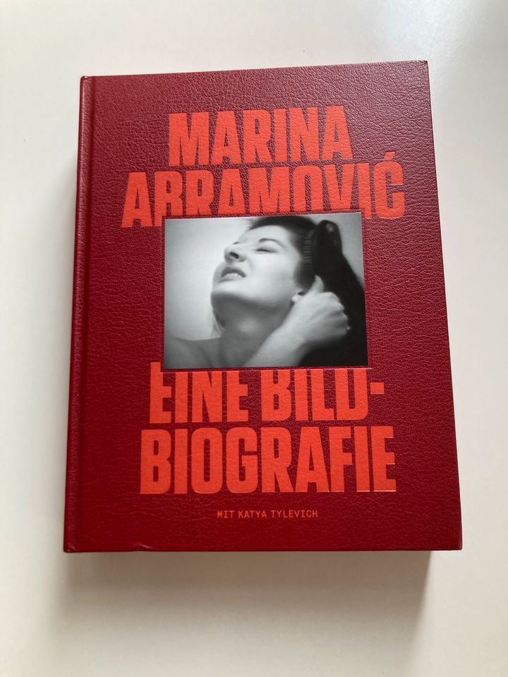 Marina Abramovič - Eine Bildbiografie - NEU in Berlin