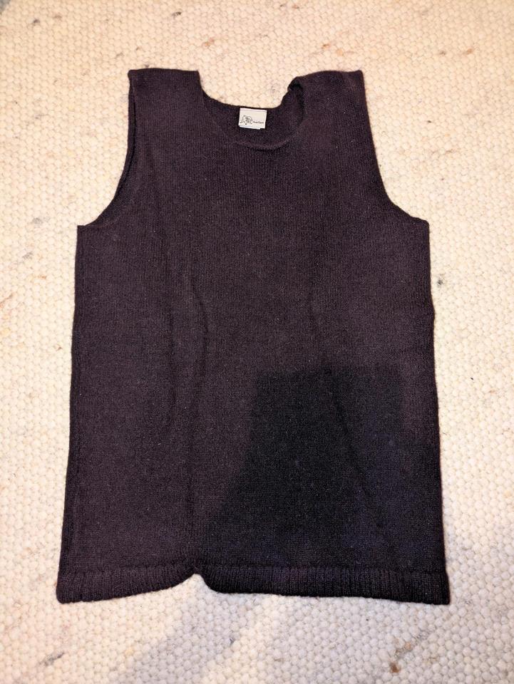 Pollunder, Weste aus 100% Merinowolle, unisex, Gr. M/L, Aubergine in Burgschwalbach