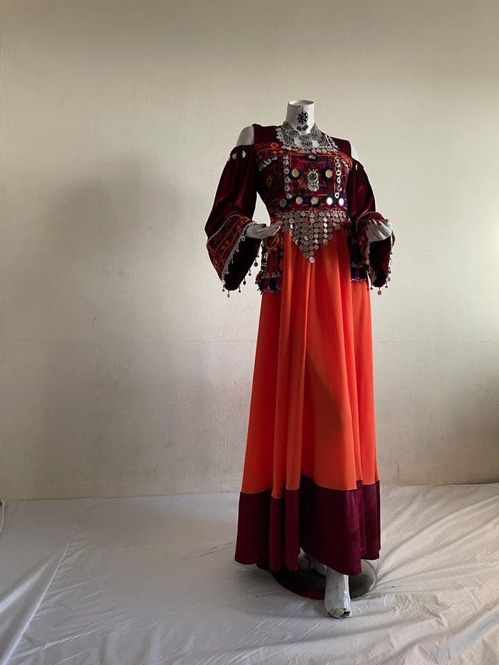 Damen afghanische Kleid لباس زنانه افغانی in Hamburg